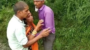 Indian prostitute gets outdoor action and caught on camera