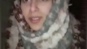 Desi girl in hijab gets naughty