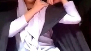 A sensual video of a gorgeous girl pleasuring herself