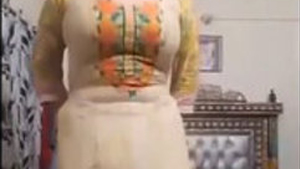 Watch a sexy Pakistani girl show off her moves in a dance video