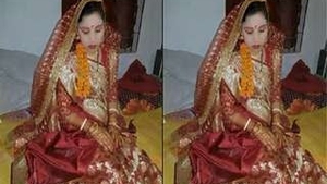 Cheating Indian wife flaunts her body for lover