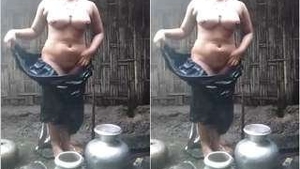 Pakistani bhabha takes a bath and masturbates