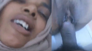 Hijabi aunty from Kerala gets fucked by tourist agent in MMS