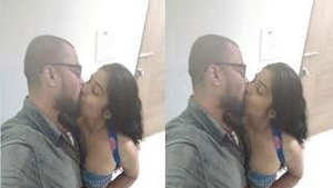 Desi babe gets her pussy pounded hard and sucks a dick in HD video