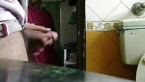 Bombay hotel maid gets naughty in steamy video