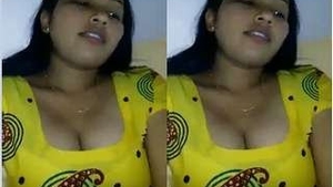 Indian wife gives a blowjob and finishes the job
