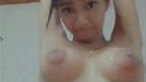 Part 2: Indian babe reveals her body for a guy