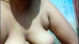 Bhabi's sensual self-exploration in a video