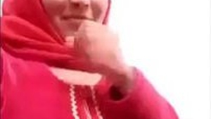 Indian aunt's breasts exposed