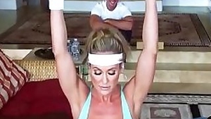 Brandi Love screams shouts as her gym lover rams her MILF cunt