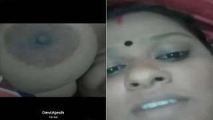 Busty Desi Bhabhi flaunts her assets in public