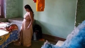 Bhabi changes into sexy lingerie and hides it in saree