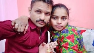 Horny lovers indulge in full-on MMS sex tape