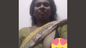 Mature desi bhabhi in action