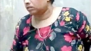 Naked Desi wife from India shows off for the camera