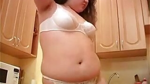 Fat Teen girl Masturbating In The Kitchen