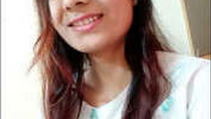 New video of a cute Indian girl with beautiful eyes