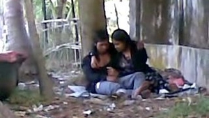 Teen Indian girl gives blowjob in the park and gets fucked