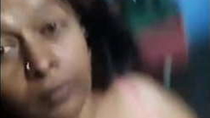 Big-ass Indian babe flaunts her body and gives a blowjob