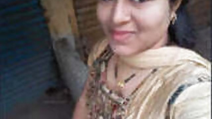 Horny Marathi Bhabhi Shows Her Big Boobs and Fucked Doggy Style
