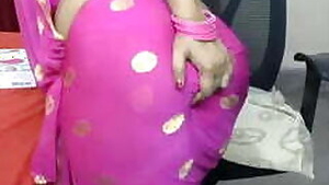 Desi busty bhabhi on cam