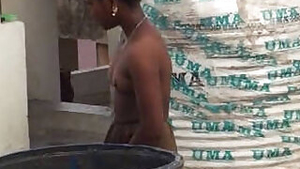 Desi bhabi nude bath