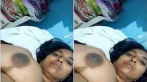 Indian desi woman masturbates to self-pleasure in isolation