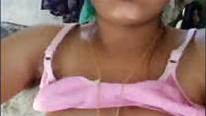 Desi Village Bhabhi Showing Her Nude Body