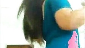 Indian Fingering aundressin big butt n fingering