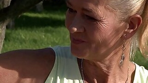 Old mature lesbian toying young pussy