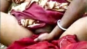 Village ke khet mai Bihari aurat ko kisaan ne choda