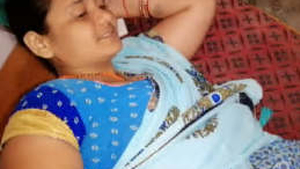 Seductive woman reveals her backdoor for your pleasure