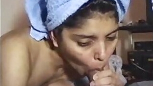 Desi cheating wife shows her love for penis