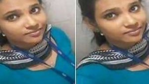Girl from India decided to expose boobs and muff rubbing her XXX button