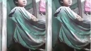 Desi beauty strips down and takes a bath in the great outdoors