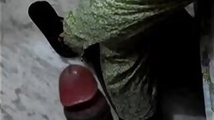 getting sucked by delhi girl