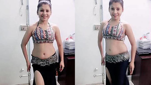 Desi hottie flaunts her curves in lingerie