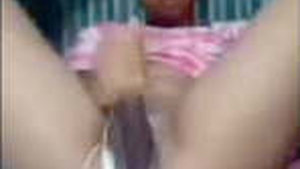Indian girl pleasures herself in this erotic video