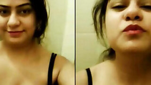 Indian GF Waafa Selfie Video BF exposing boobs pussy