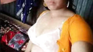 Unsatisfied Bangladeshi Horny Bhabi OneMore Clip