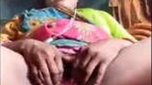 Village aunty's unfulfilled desires lead to self-pleasure