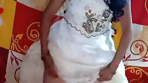 Desi wife open her dress