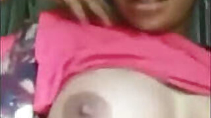 Desi girl sexy boobs