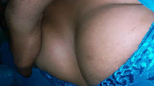 Indian bhabha's massive boobs take center stage