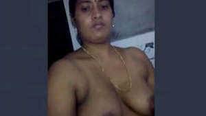 Bhabhi's stunning bathroom performance leaves viewers breathless