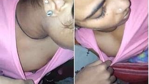 Lover gives a boob pressing to a desi girl