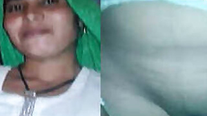 Indian sex woman is blatant enough to take her XXX vagina to light