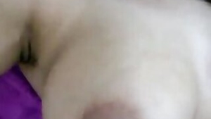 Desi big boobs bhabi fingering pussy