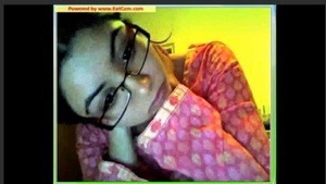 Pakistani beauty Ghazal's sensual webcam performance