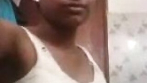 Video of Indian mom who tries to make online friend with boobs